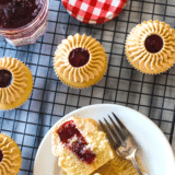 Peanut Butter and Jelly Cupcakes long Pinterest pin