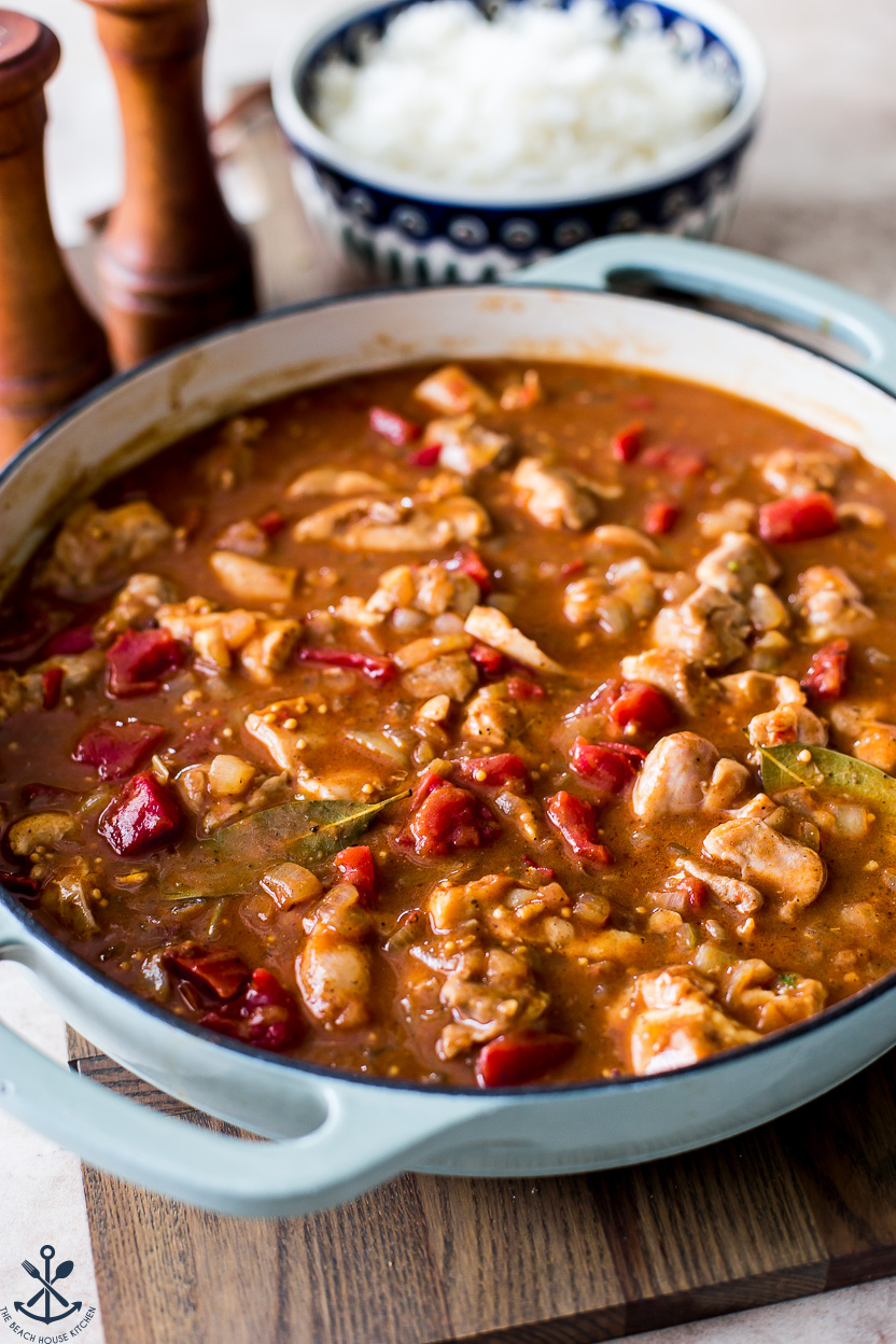Up close photo of a skillet of chicken vindaloo