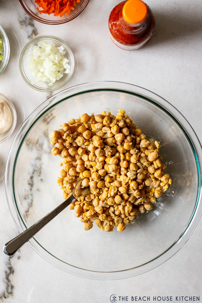 Overhead photo of a bowl of chickpeas